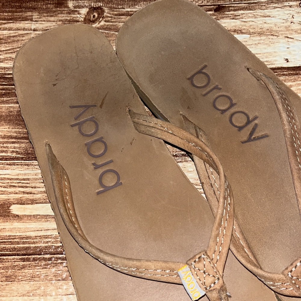🩴 🕶🩴 •🐄 BRADY 🐄• 🩴🕶🩴• Sz. 8